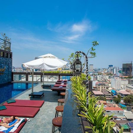V Hotel Phnom Penh Exterior foto