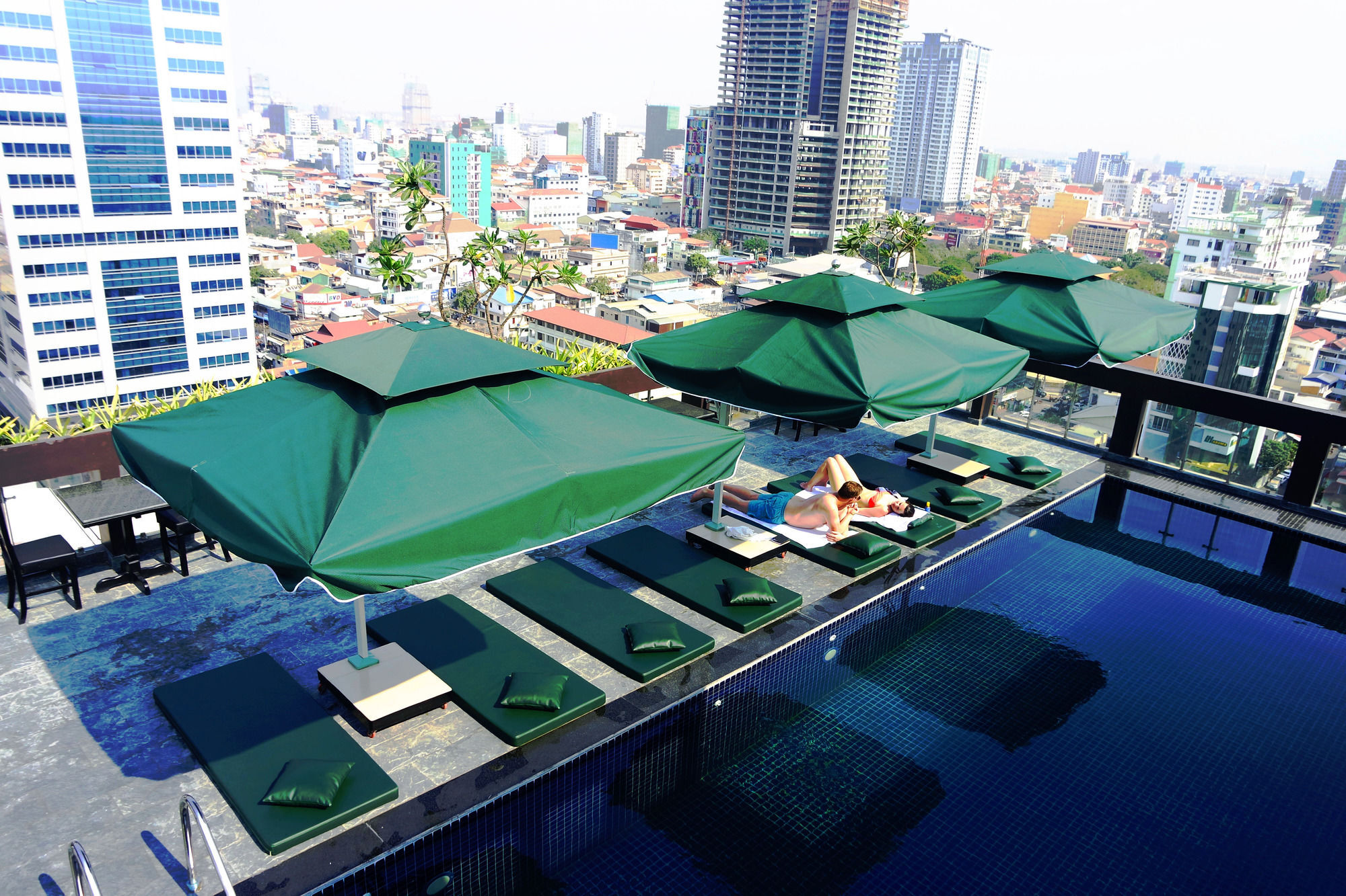 V Hotel Phnom Penh Exterior foto